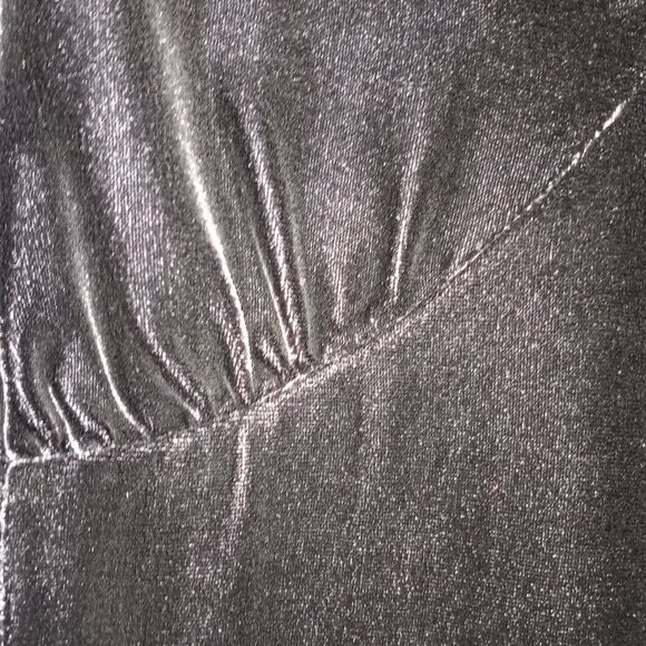 'Ann Taylor' Solid Black Velvet Vee neckline L/S Top Size 12 EUC *Flawless - Picture 4 of 6